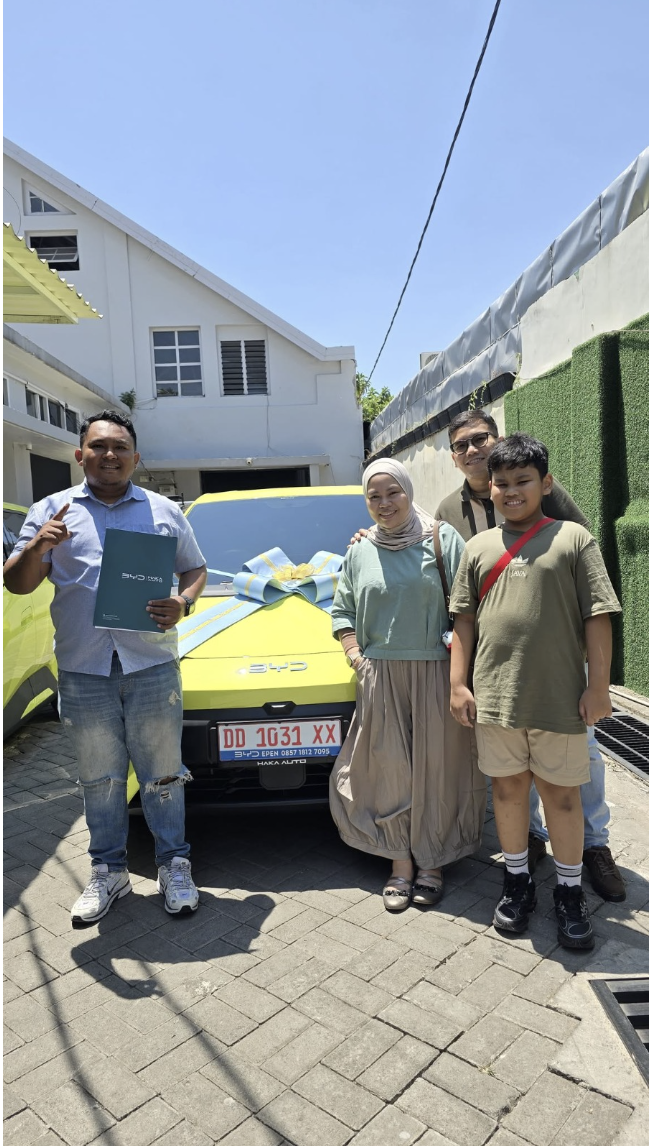 Keluarga Bpk. Ipit - BYD ATTO 1 Dynamic (Sprout Green)