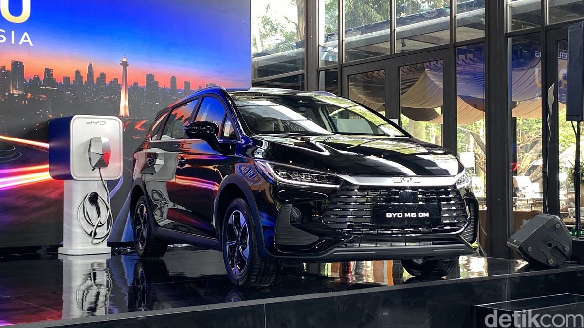 BYD M6 DM PHEV